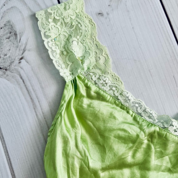 Chartreuse Green Sleeveless Top - Picture 5 of 6